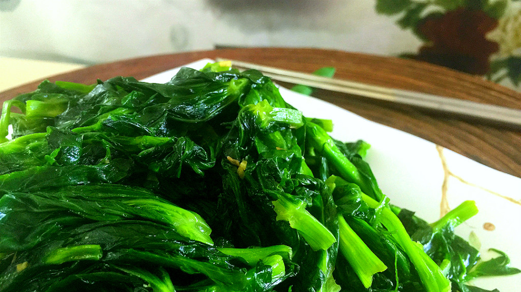 Stir-Fried Pea Shoots f1